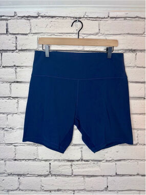 Women's Lululemon High-Rise Bike Shorts size 14 Navy Blue 7.5 in Inseam